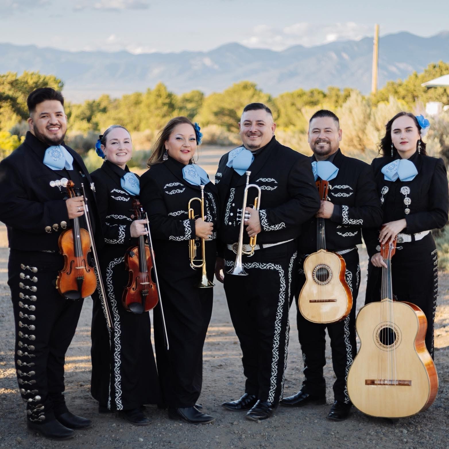 Antonio Reyna con Mariachi Jalisciense de Las Cruces